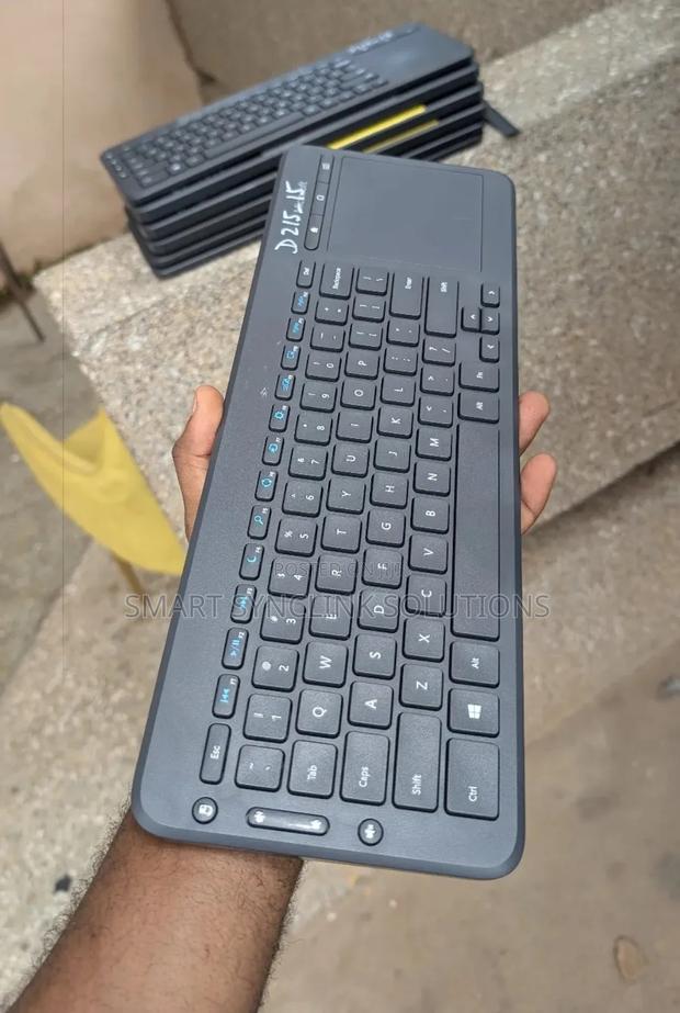 Wireless Microsoft Keyboard + Mouse Pad · Photo 1