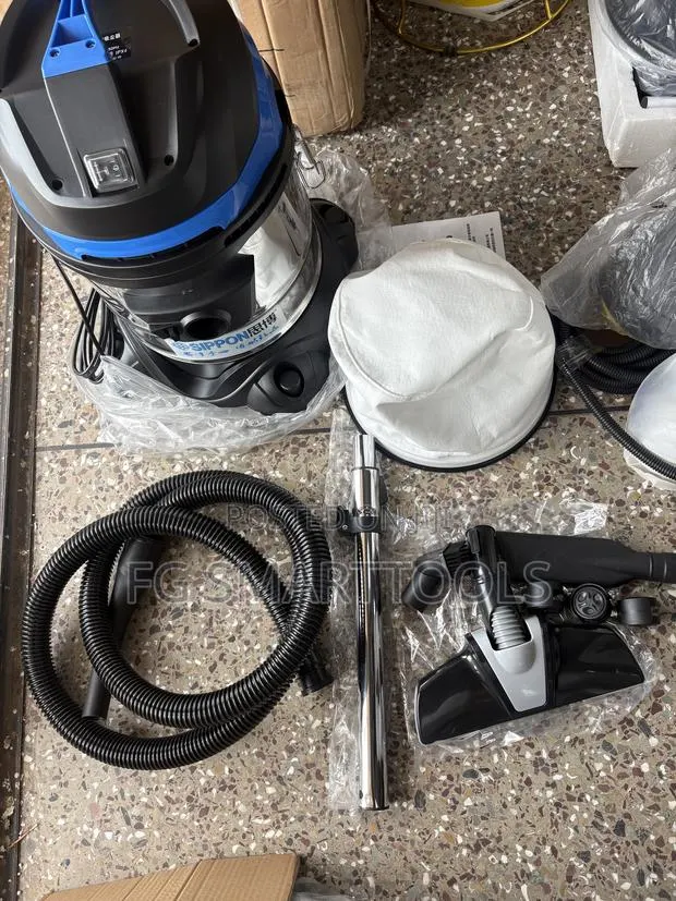 Wet Dry and Blower Vacuum Cleaner · Photo 1