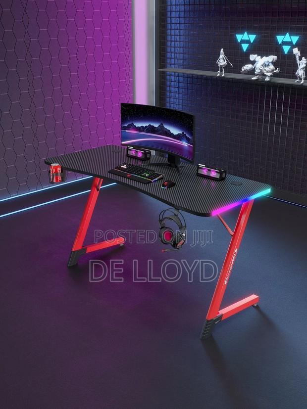 Z Leg Table (Rgb) · Photo 1