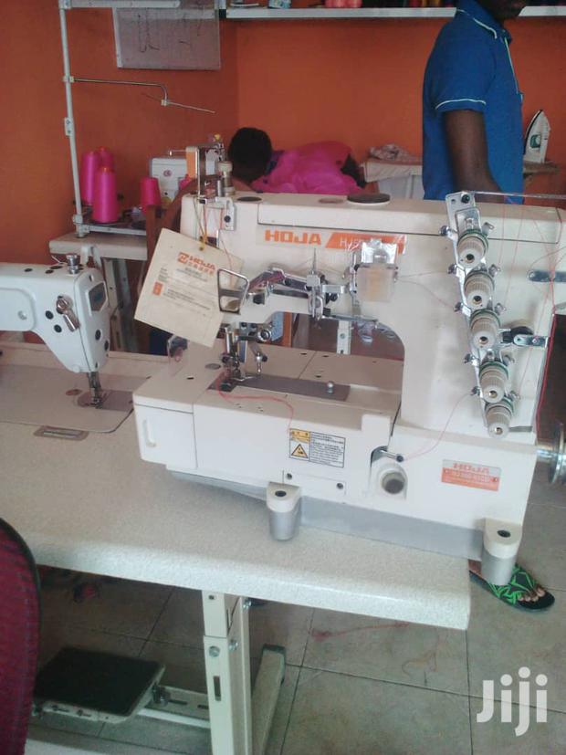 Hoja Flatlock Industrial Machine · Photo 2