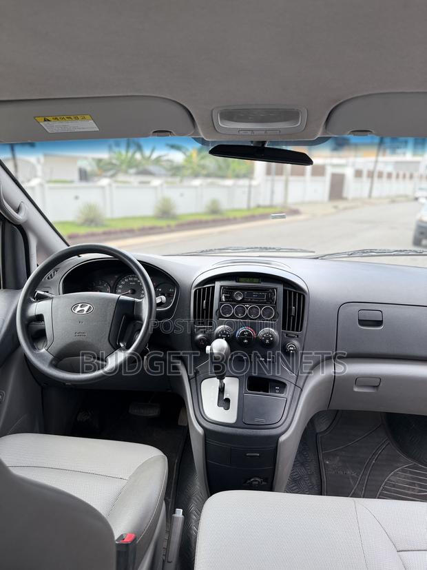 Hyundai Starex 2015 White · Photo 6