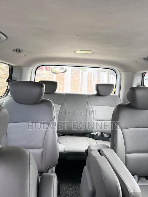 Hyundai Starex 2015 White · Photo 8