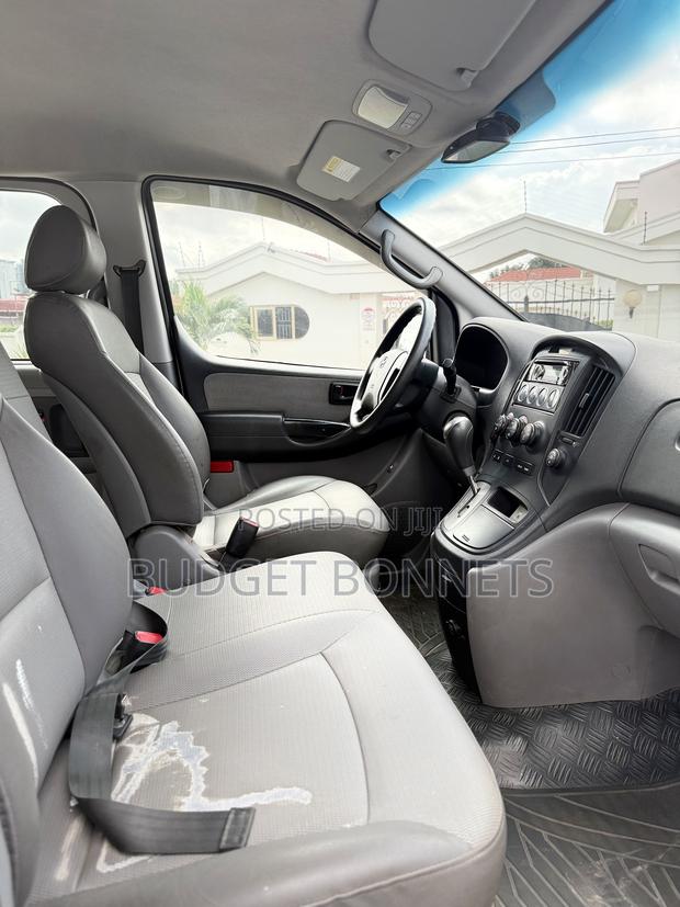 Hyundai Starex 2015 White · Photo 7