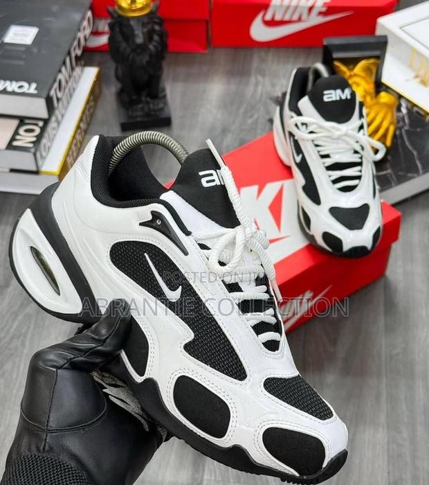 Authentic Airmax Muse White/Black · Photo 1
