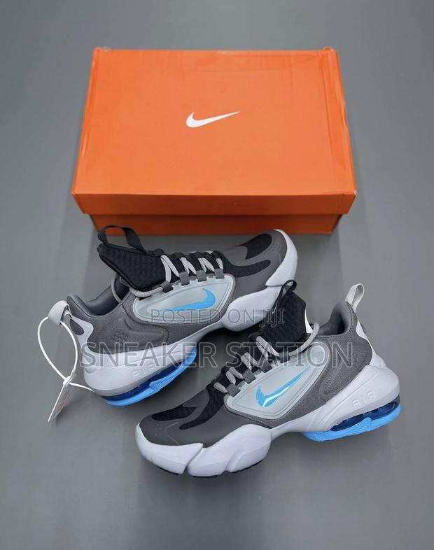 Nike Air Max Alpha Savage · Photo 1