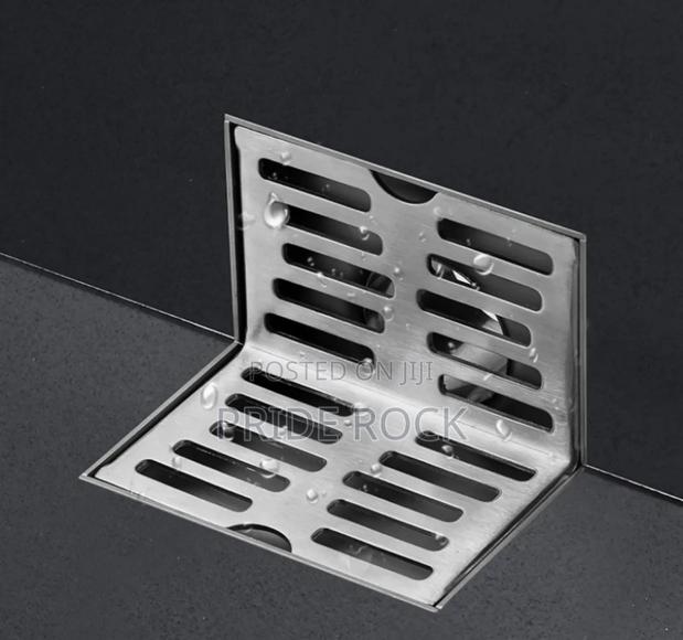 Side Corner Floor Drain Metal · Photo 5