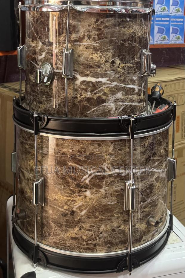 5-Piece Drum Set Yamaha · Photo 1