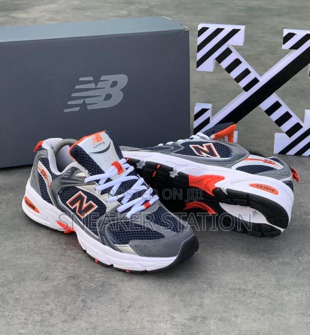 New Balance 530 Navy Sneakers · Photo 1