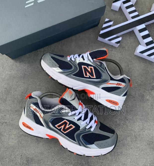 New Balance 530 Navy Sneakers · Photo 2