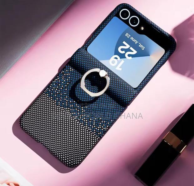 Nez Fiber Full Protection Case for Samsung Z Flip 7 · Photo 2