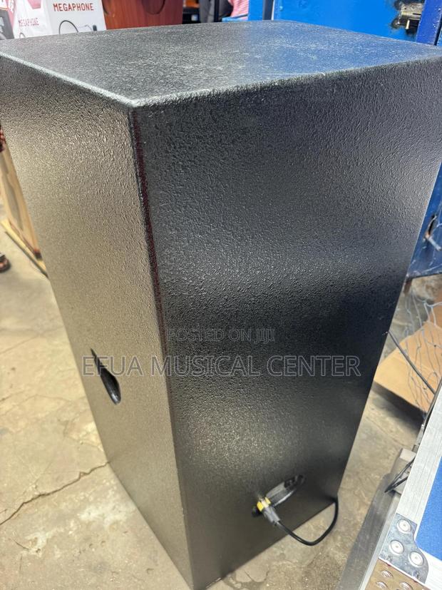 Martin Audio Full Range Speakers (Pair) · Photo 2