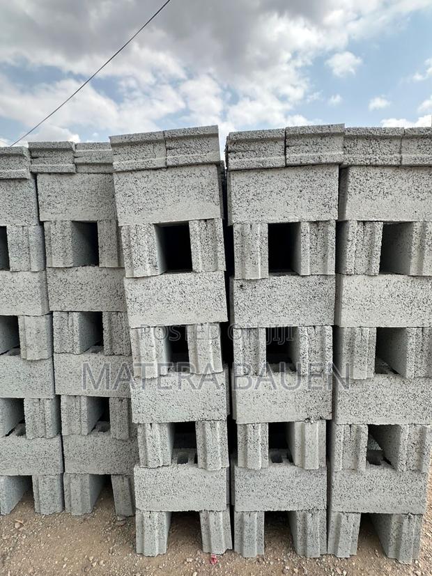 Concrete Blocks Solid and Hollow · Photo 1