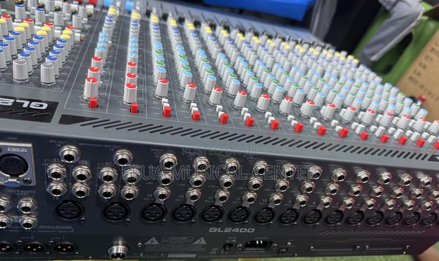 Allen Heath Gl2400,24 Channels,24 Output Digital Console · Photo 4