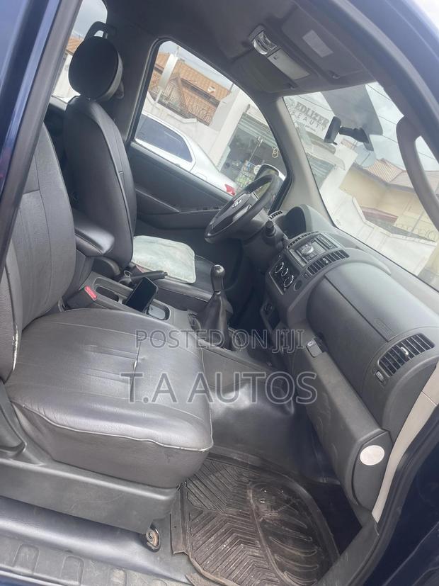 Nissan Navara 2016 Blue · Photo 4