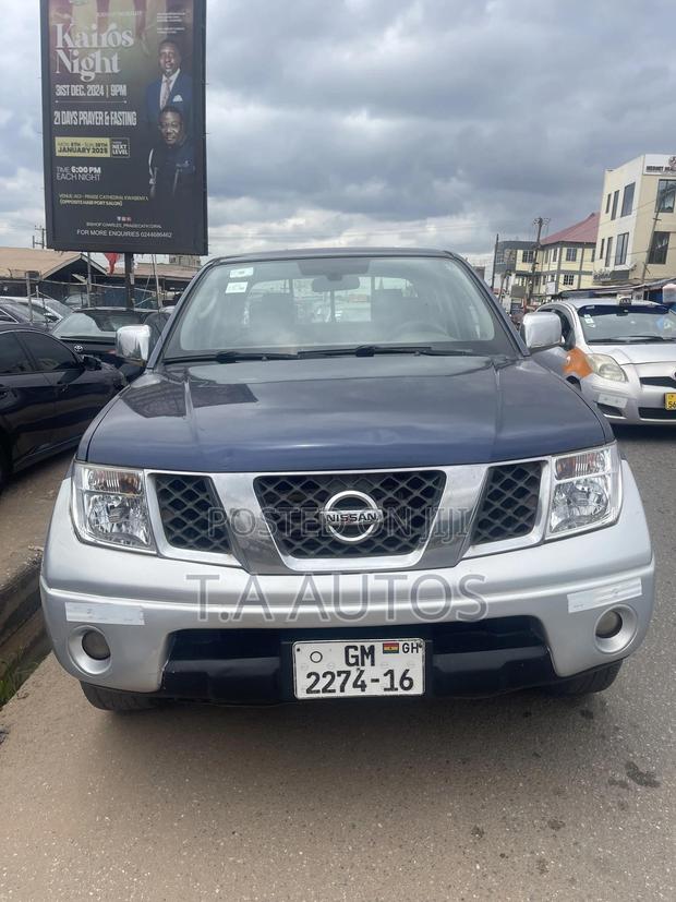 Nissan Navara 2016 Blue