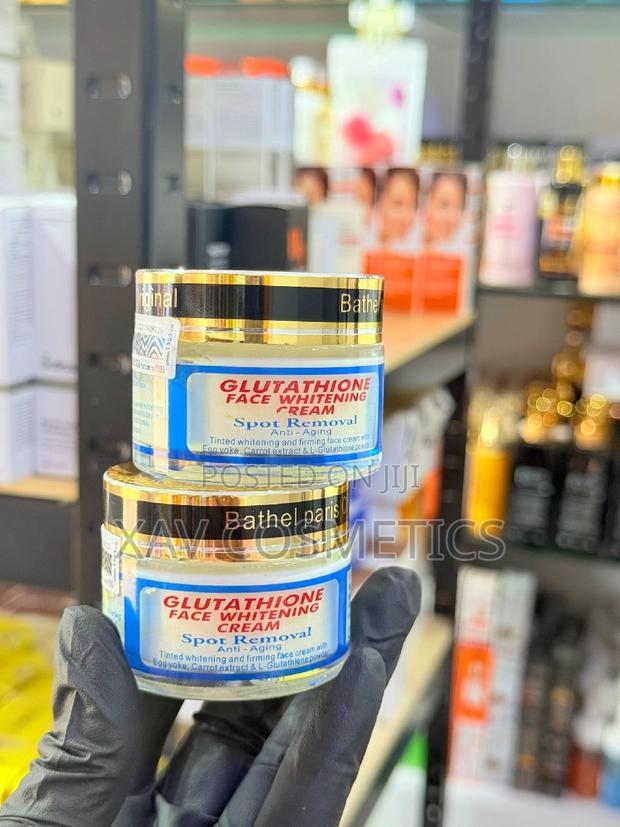 Glutathione Face Whitening Cream (Super Glow) · Photo 1