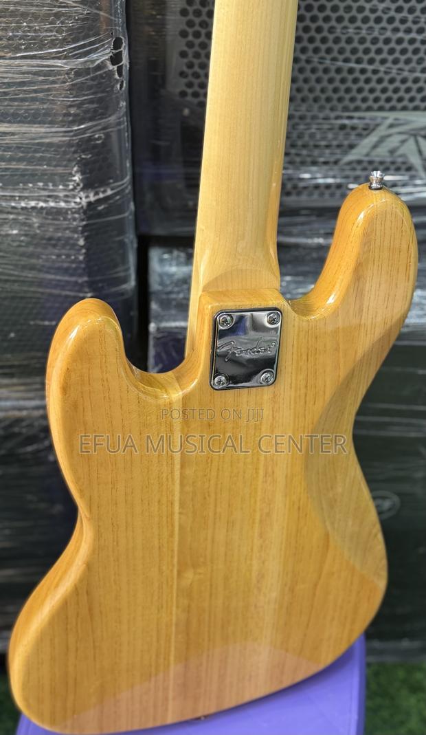 Fender Jazz Passive Bass Guitar Classic · Photo 4