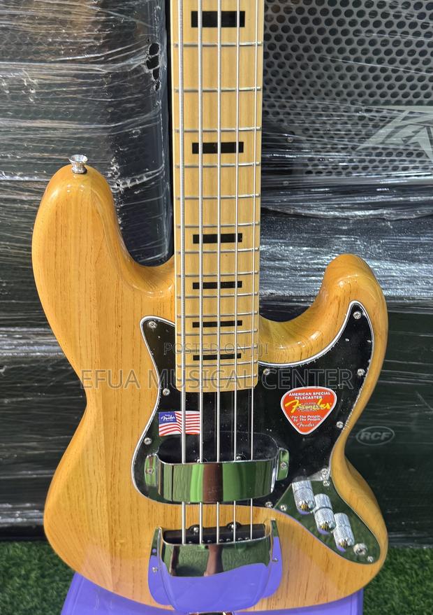 Fender Jazz Passive Bass Guitar Classic · Photo 1