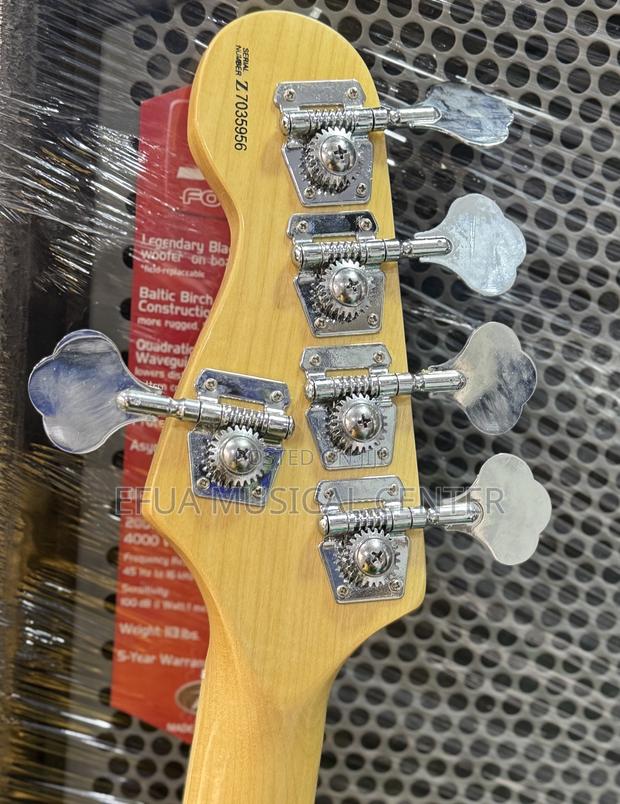 Fender Jazz Passive Bass Guitar Classic · Photo 8