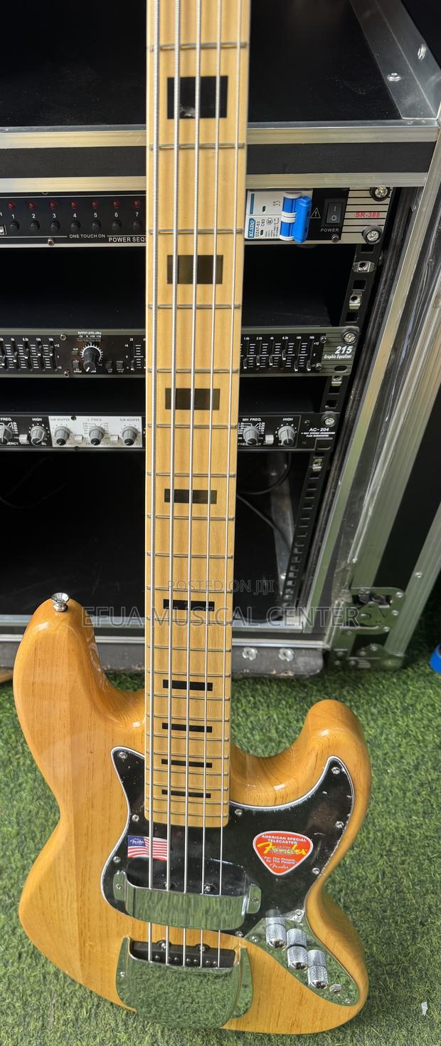 Fender Jazz Passive Bass Guitar Classic · Photo 7