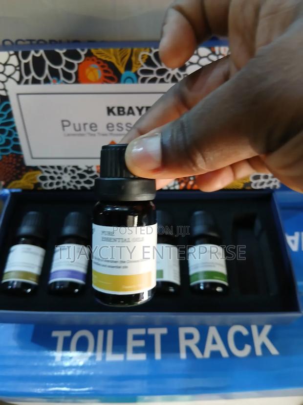 Essential Oils · Photo 3