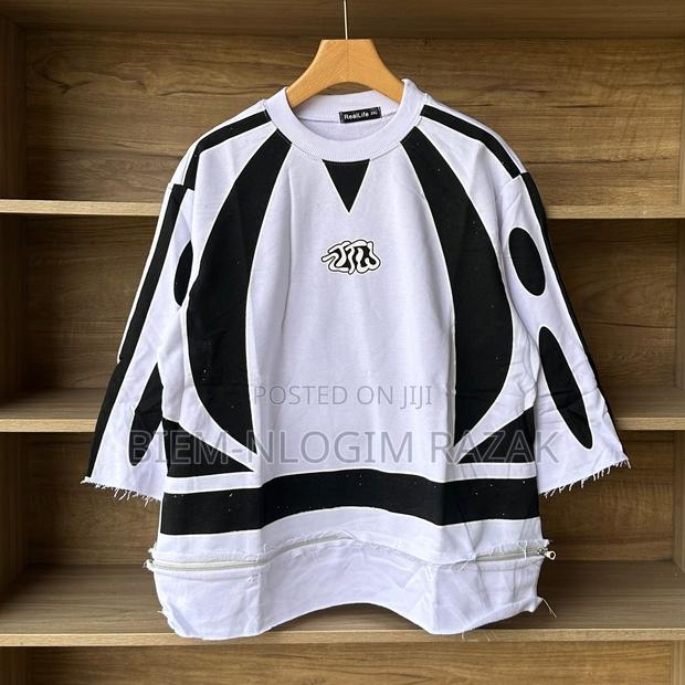 Crop Tops With Below Zip Available in Stock · Photo 3