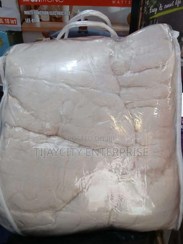 Fluffy Bedcover · Photo 4