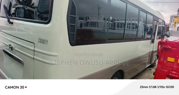 Hyundai County 2015 Grey · Photo 4