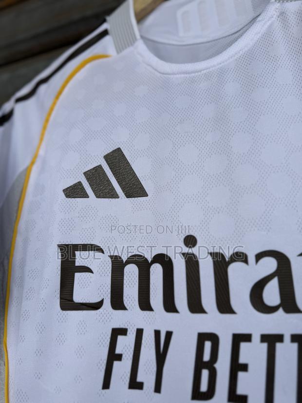 Real Madrid 2025/2026 Player Version Jersey _ Real Madrid Authentic · Photo 2