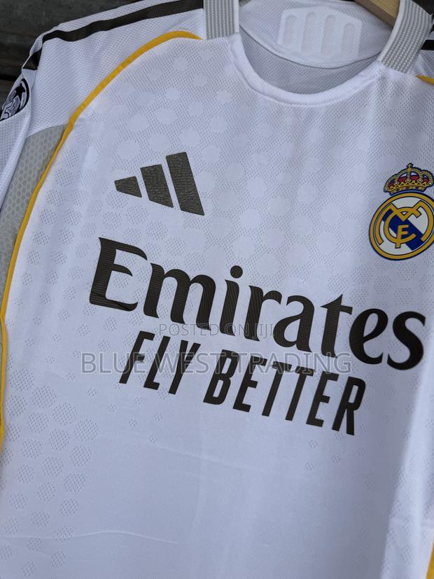 Real Madrid 2025/2026 Player Version Jersey _ Real Madrid Authentic · Photo 3