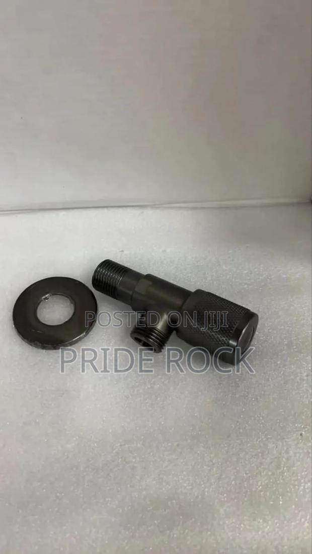 Angle Valve Black · Photo 1