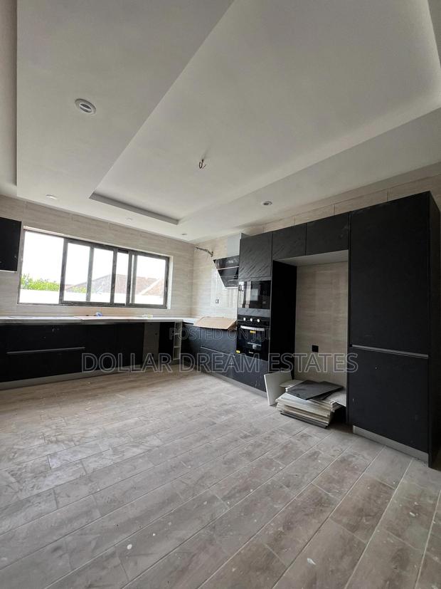5bdrm House in East Legon for sale · Photo 4
