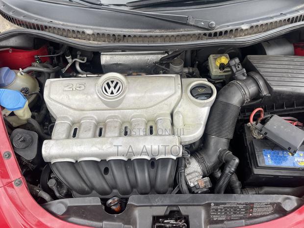 Volkswagen Beetle 2.0 Cabriolet 2010 Red · Photo 6