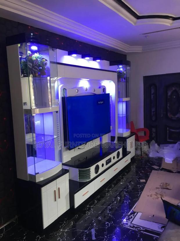 Black and White Foreign Executive Tv Unit Stand · Photo 1