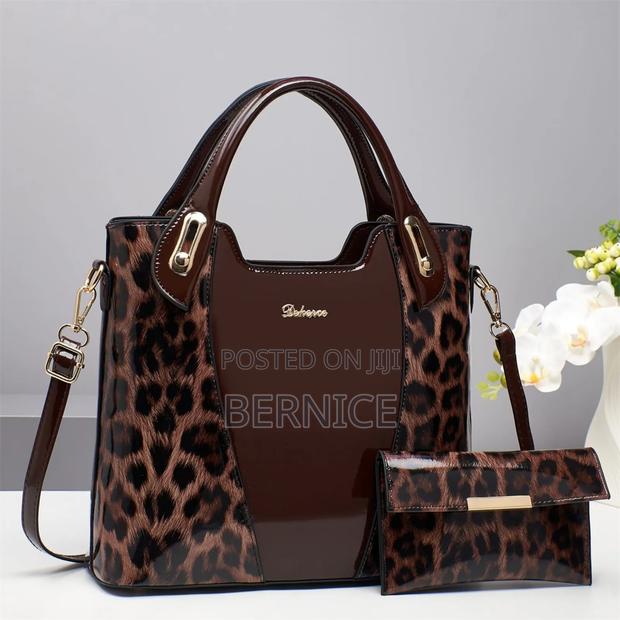 Stylish Leopard Print Handbag With Matching Wallet · Photo 3