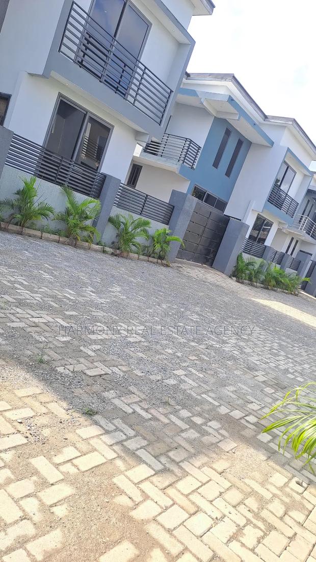 3bdrm House in Haatso for sale · Photo 4