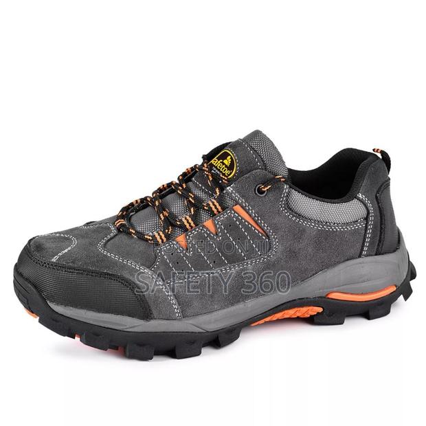Safety Sneakers · Photo 1