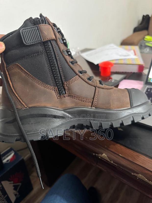 Safety Boot · Photo 2