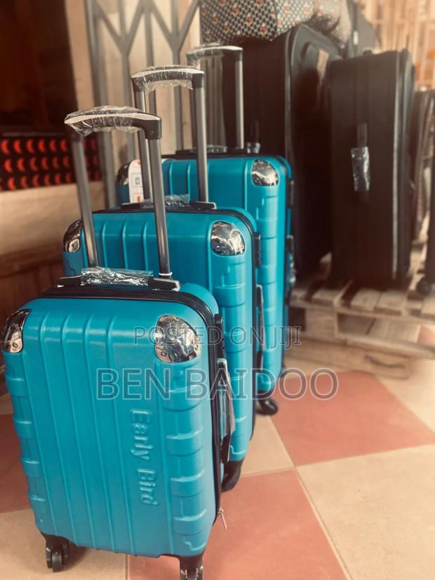Plastic Travelling Suitcase 3in1 (Size 28) · Photo 3