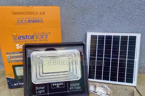 Solar Flood Light 300w · Photo 3