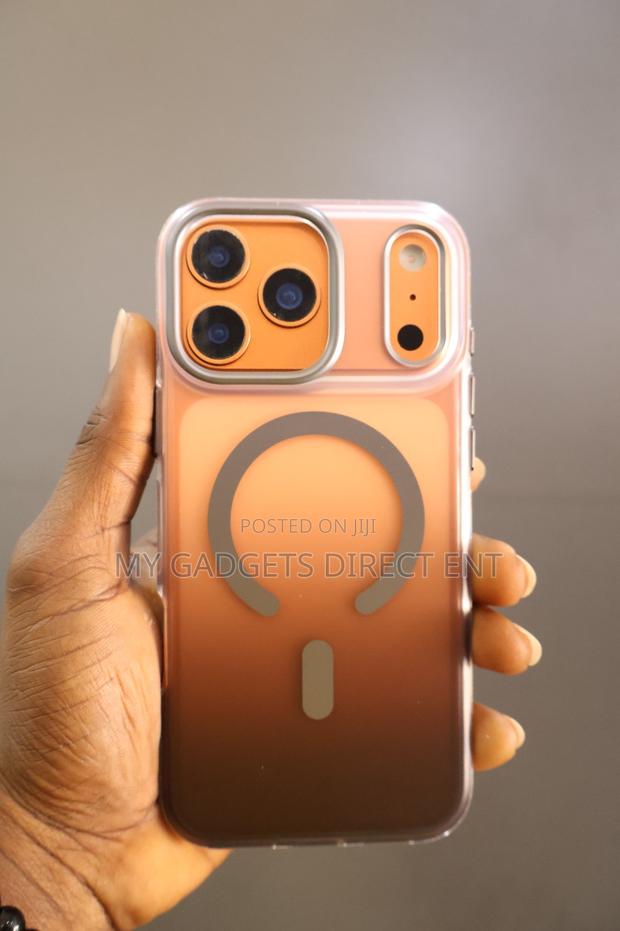 iPhone 17 Pro Max Cover · Photo 2