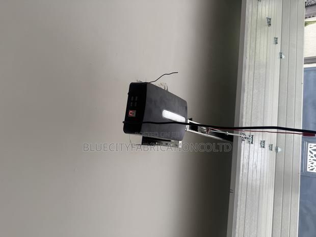 Smart Garage Door · Photo 3