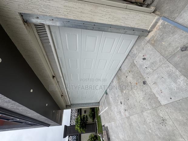 Smart Garage Door · Photo 2