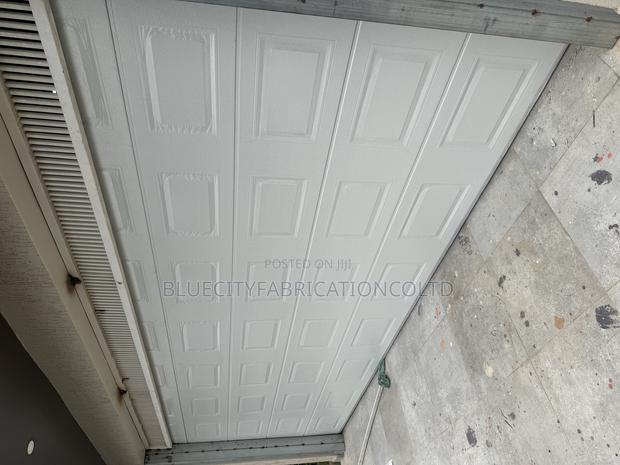 Smart Garage Door · Photo 1