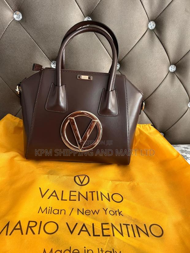 Valentino Hand Bag(Pre Order) · Photo 4