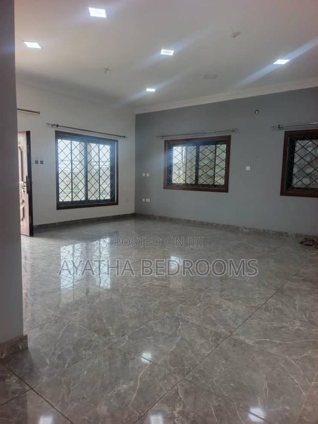 2bdrm Apartment in Modern Bedroom, Ledzokuku-Krowor for rent · Photo 1