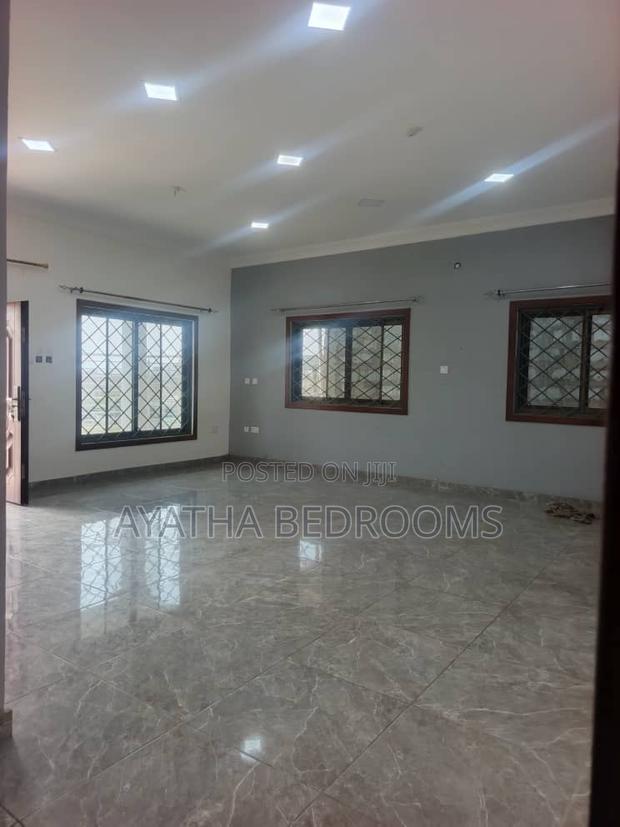 2bdrm Apartment in Modern Bedroom, Ledzokuku-Krowor for rent · Photo 8