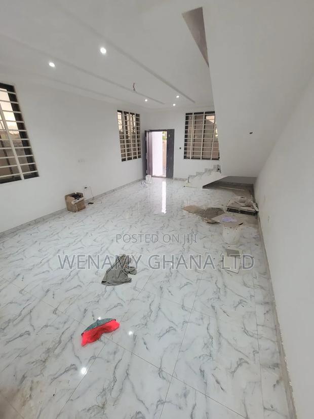 2bdrm Townhouse / Terrace in Community 25 for rent · Photo 7
