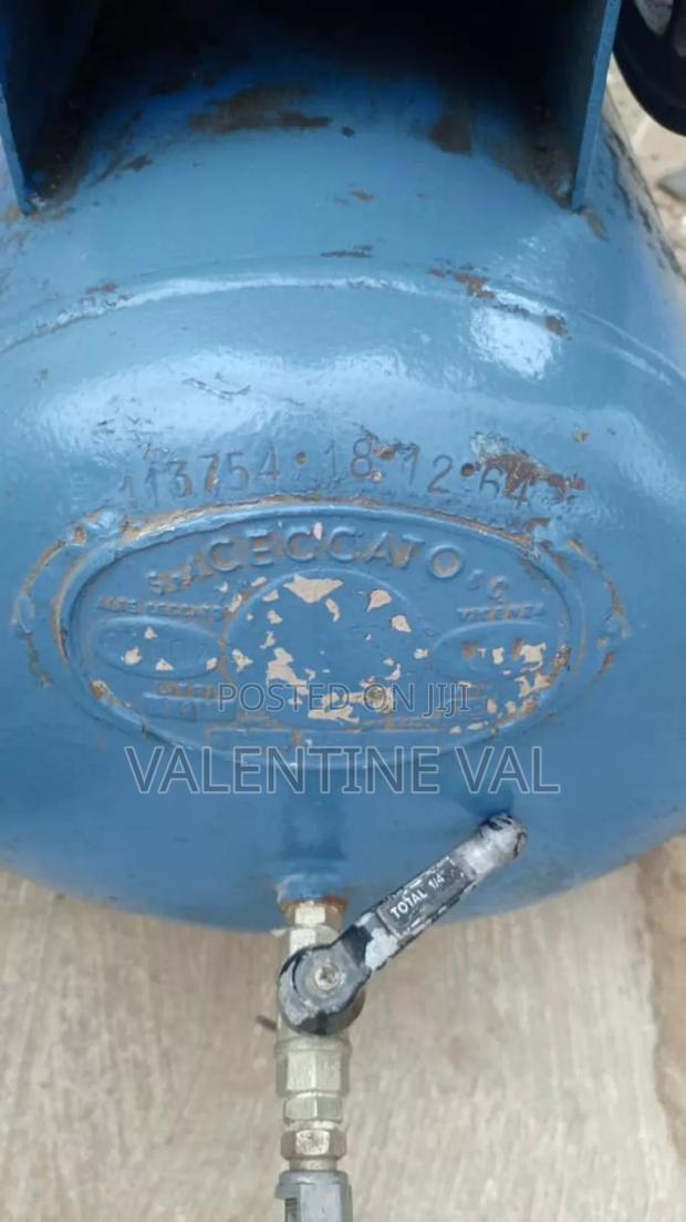 100 Liter Compressor Powered by Petrol Well Sophisticated · Photo 3