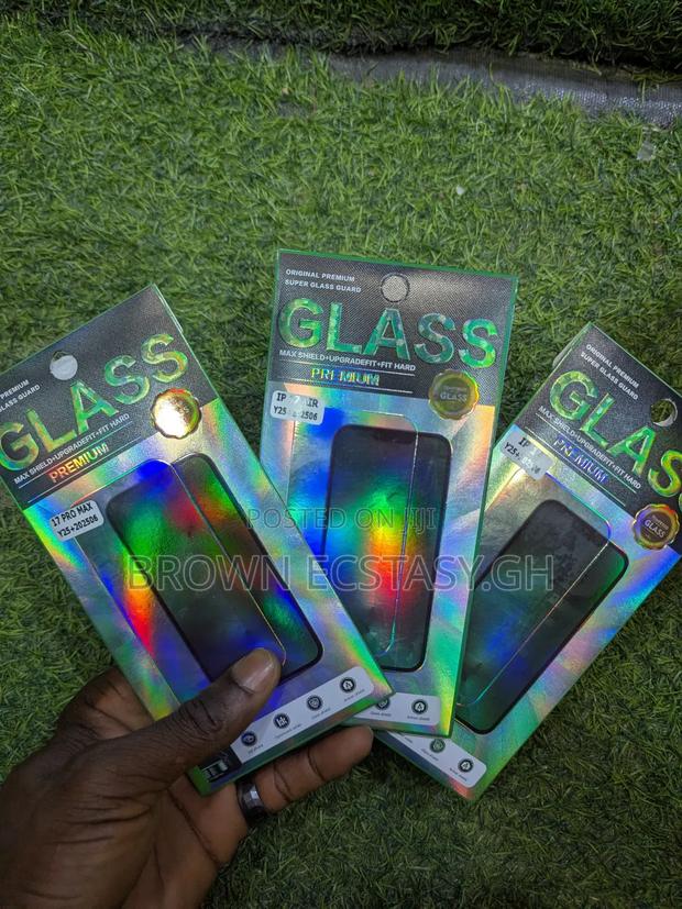 iPhone 17, 17pro, 17 Air and 17 Pro Max Screen Protector · Photo 1